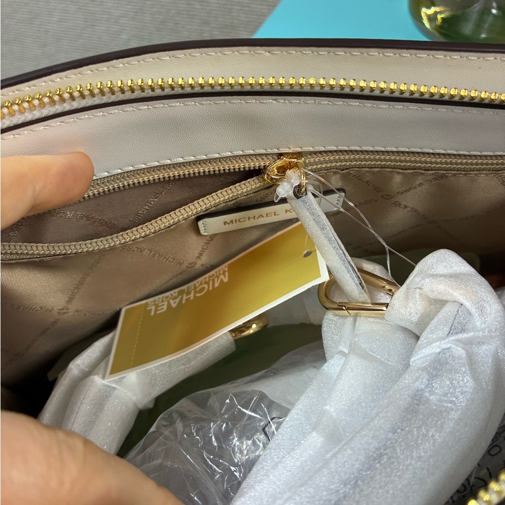 NWT Michael Kors Rainbow Pride Medium Sheila Satchel Bag - MSRP $558 - Picture 8 of 10